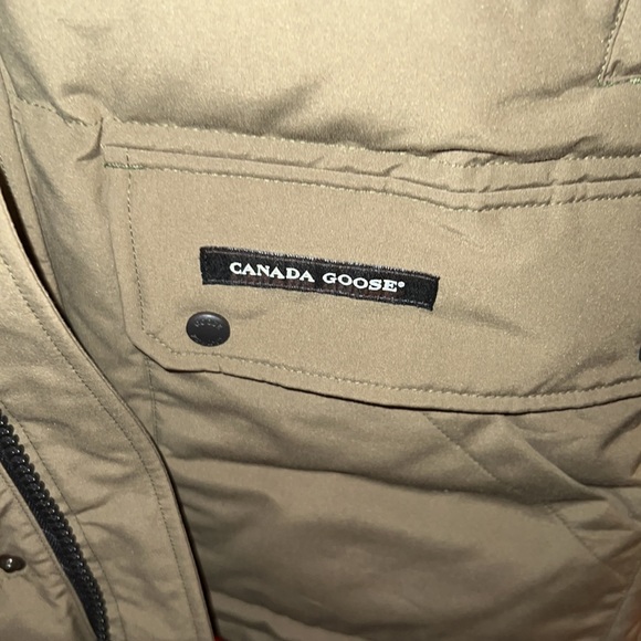 Canada Goose - Picture 4 of 7